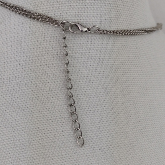 Vibrant Ruby Red Faceted Glass Jewel Rhinestone Silver Tone Choker Necklace - Picture 8 of 12